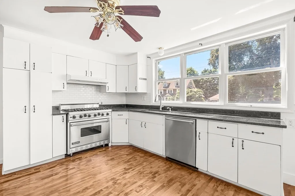 5 bed, 2 bath apartment for rent at 79 Bacon St Unit 79, Winchester — photo 13 of 41