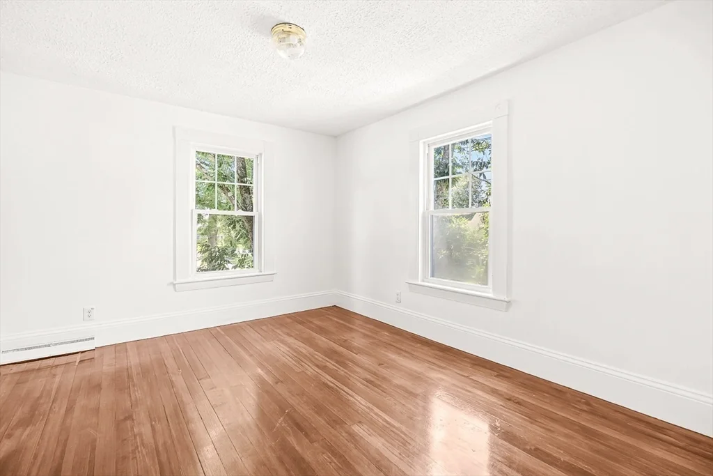 5 bed, 2 bath apartment for rent at 79 Bacon St Unit 79, Winchester — photo 21 of 41