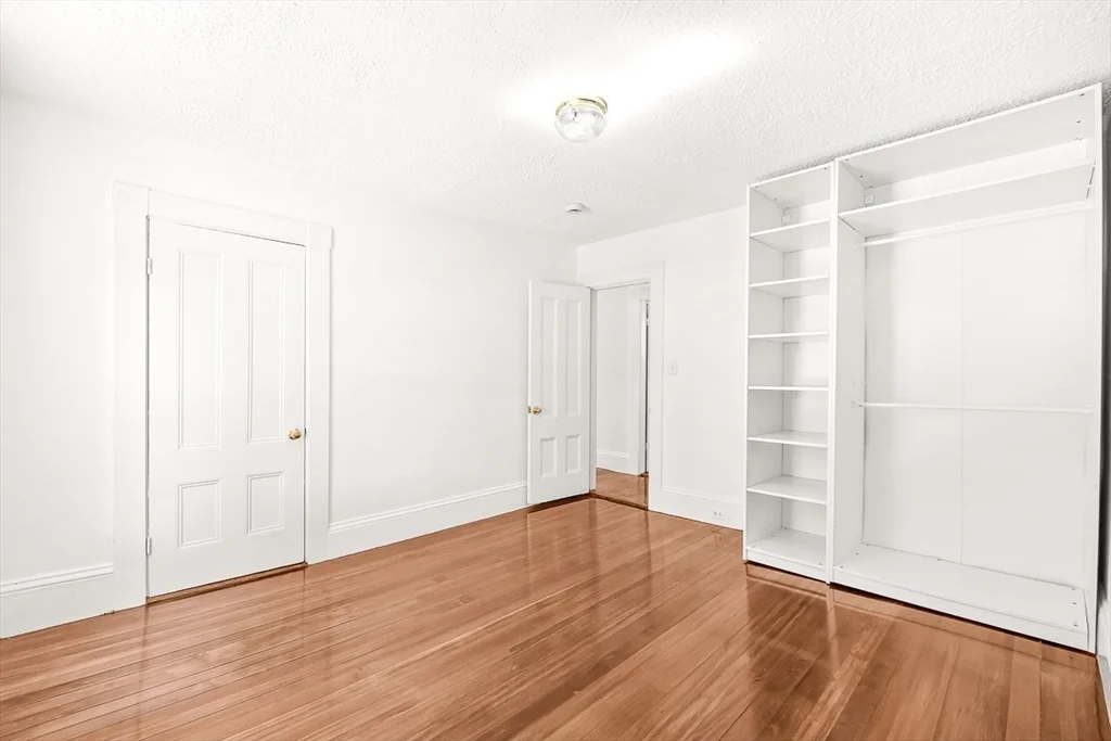 5 bed, 2 bath apartment for rent at 79 Bacon St Unit 79, Winchester — photo 25 of 41