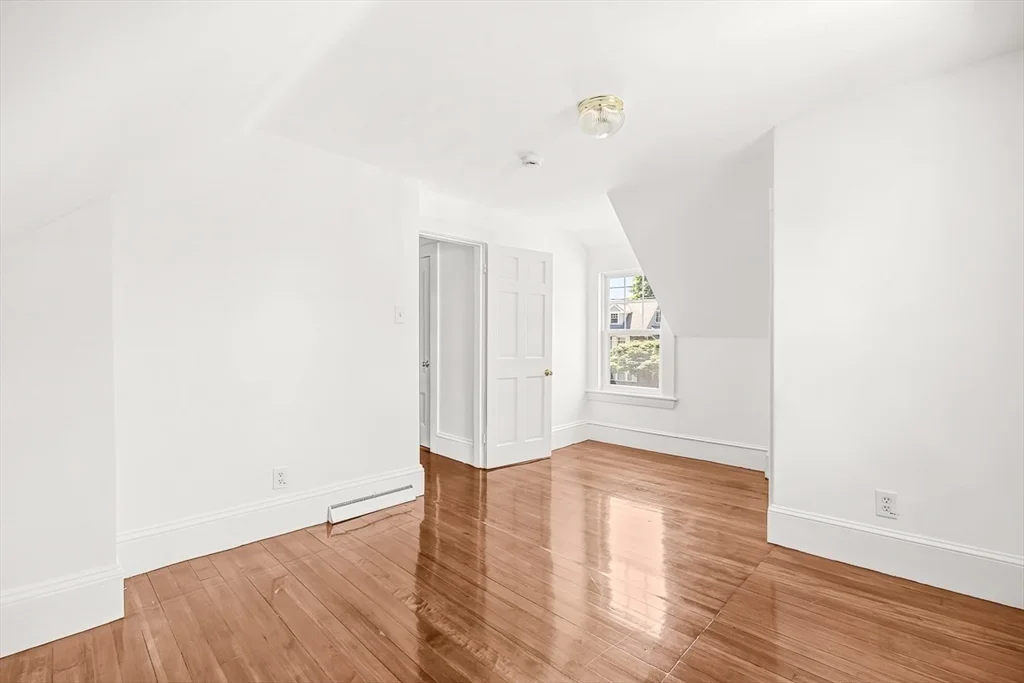 5 bed, 2 bath apartment for rent at 79 Bacon St Unit 79, Winchester — photo 34 of 41