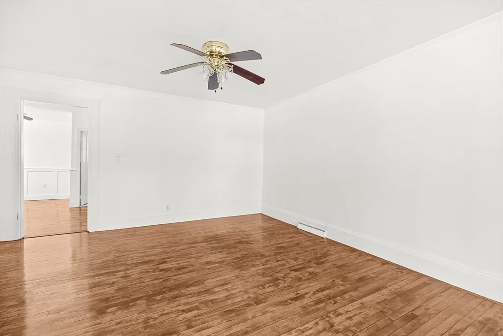 5 bed, 2 bath apartment for rent at 79 Bacon St Unit 79, Winchester — photo 9 of 41