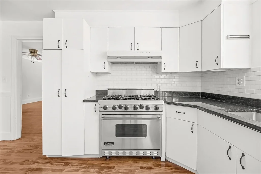 5 bed, 2 bath apartment for rent at 79 Bacon St Unit 79, Winchester — photo 17 of 41