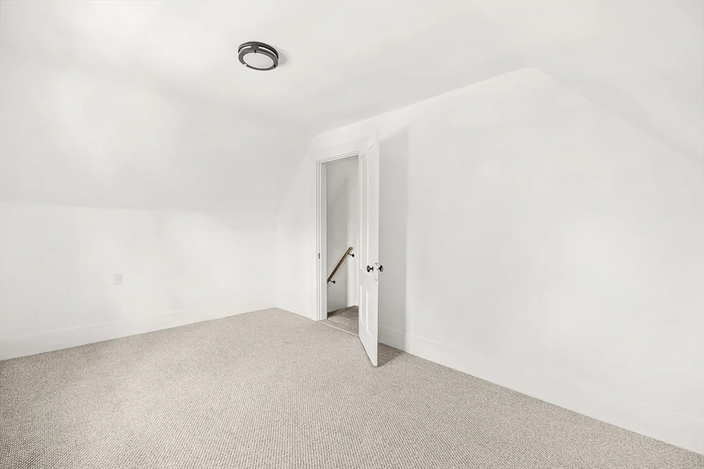 5 bed, 2 bath apartment for rent at 79 Bacon St Unit 79, Winchester — photo 38 of 41