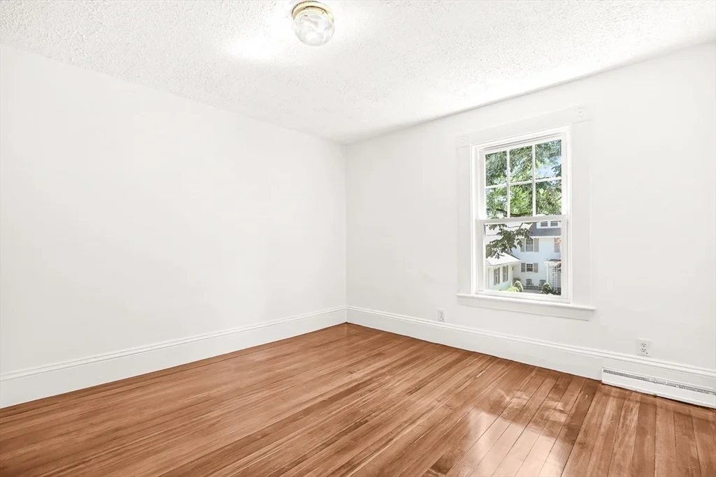5 bed, 2 bath apartment for rent at 79 Bacon St Unit 79, Winchester — photo 24 of 41