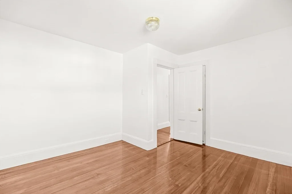 5 bed, 2 bath apartment for rent at 79 Bacon St Unit 79, Winchester — photo 27 of 41