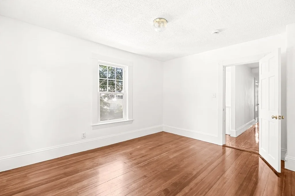 5 bed, 2 bath apartment for rent at 79 Bacon St Unit 79, Winchester — photo 23 of 41