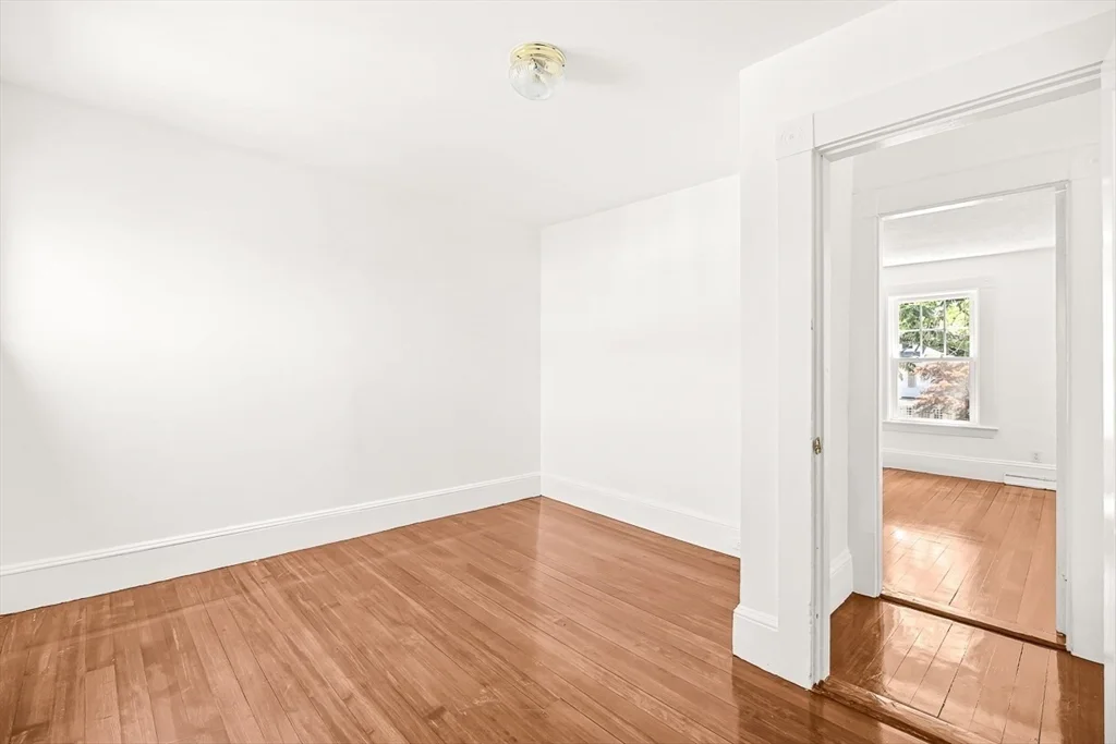 5 bed, 2 bath apartment for rent at 79 Bacon St Unit 79, Winchester — photo 26 of 41