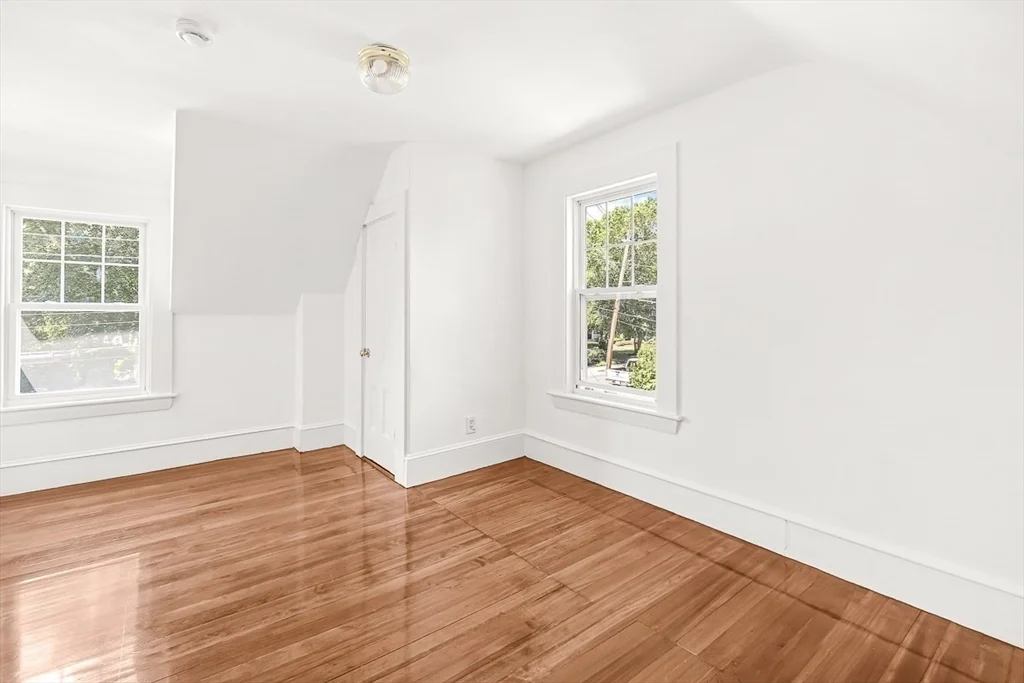 5 bed, 2 bath apartment for rent at 79 Bacon St Unit 79, Winchester — photo 33 of 41
