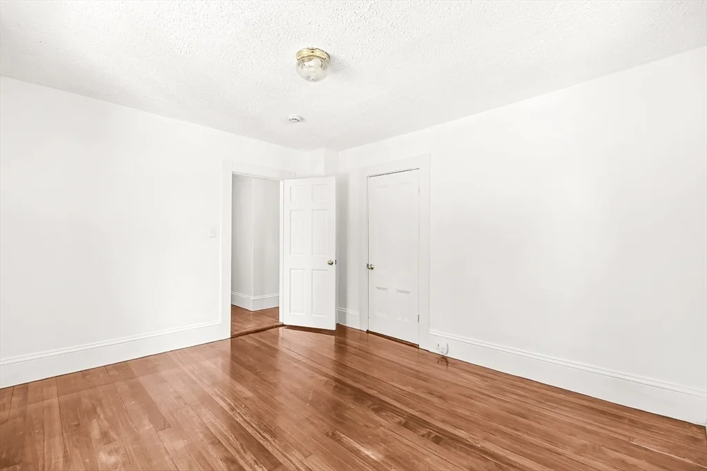 5 bed, 2 bath apartment for rent at 79 Bacon St Unit 79, Winchester — photo 22 of 41