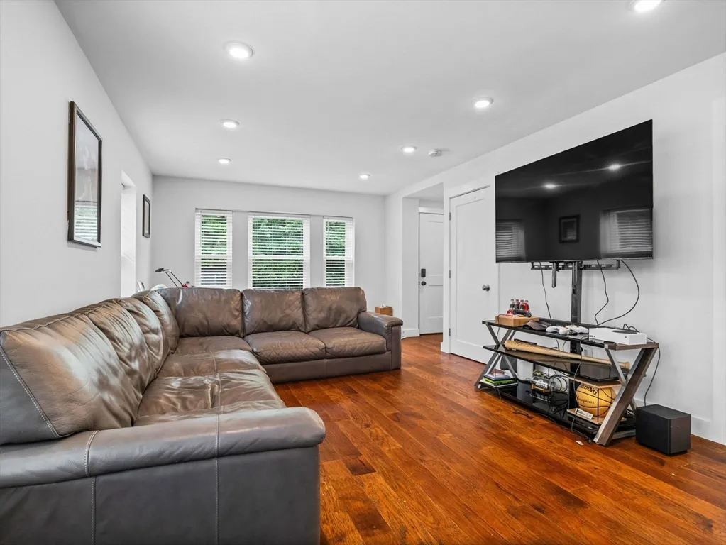 3 bed, 2 bath apartment for rent at 79 Bailey Rd Unit 1, Ten Hills — photo 2 of 22