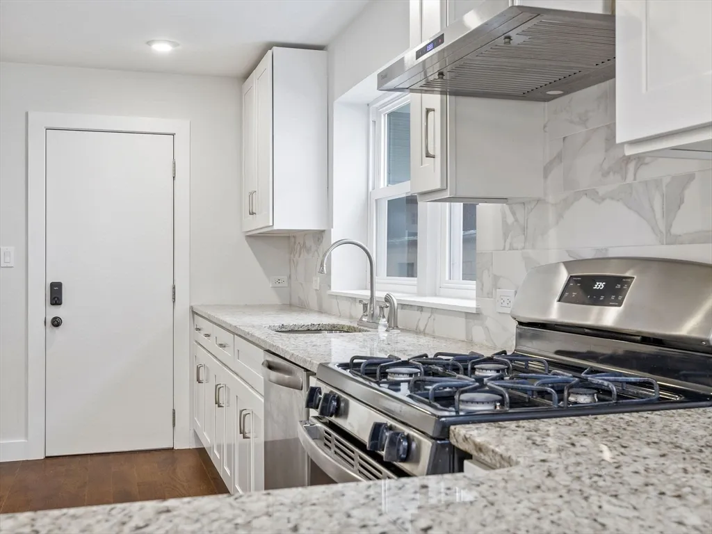 3 bed, 2 bath apartment for rent at 79 Bailey Rd Unit 1, Ten Hills — photo 6 of 22