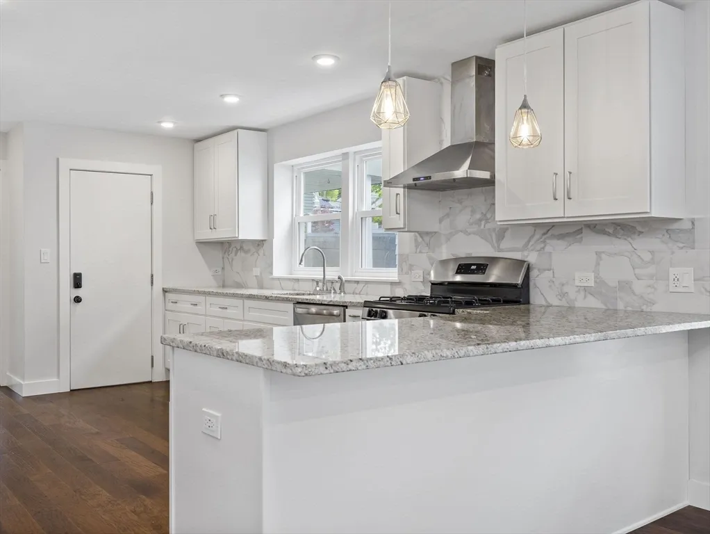 3 bed, 2 bath apartment for rent at 79 Bailey Rd Unit 1, Ten Hills — photo 5 of 22