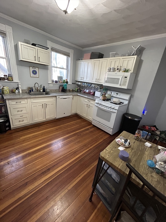 1 bed, 1 bath apartment for rent at 79 Bigelow St Unit 1, Quincy — photo 1 of 10