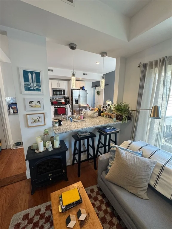 2 bed, 1 bath apartment for rent at 79 Bridge Unit 2, Salem — photo 7 of 19