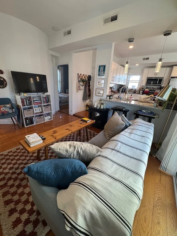 2 bed, 1 bath apartment for rent at 79 Bridge Unit 2, Salem — photo 6 of 19