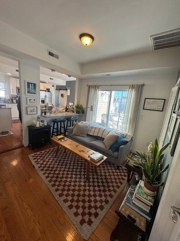 2 bed, 1 bath apartment for rent at 79 Bridge Unit 2, Salem — photo 4 of 19