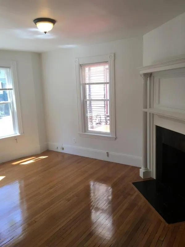 3 bed, 1.5 bath apartment for rent at 79 Brook St Unit 1L, Central Village — photo 3 of 17