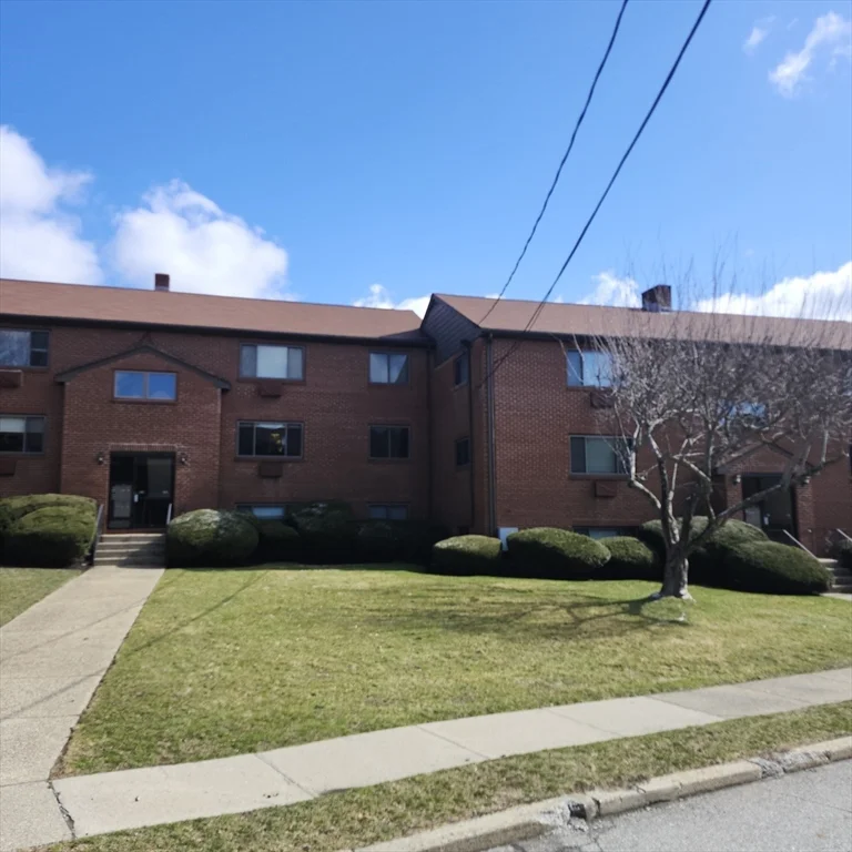 2 bed, 2 bath apartment for rent at 79 Charlesbank Way Unit B, Waltham — photo 2 of 16