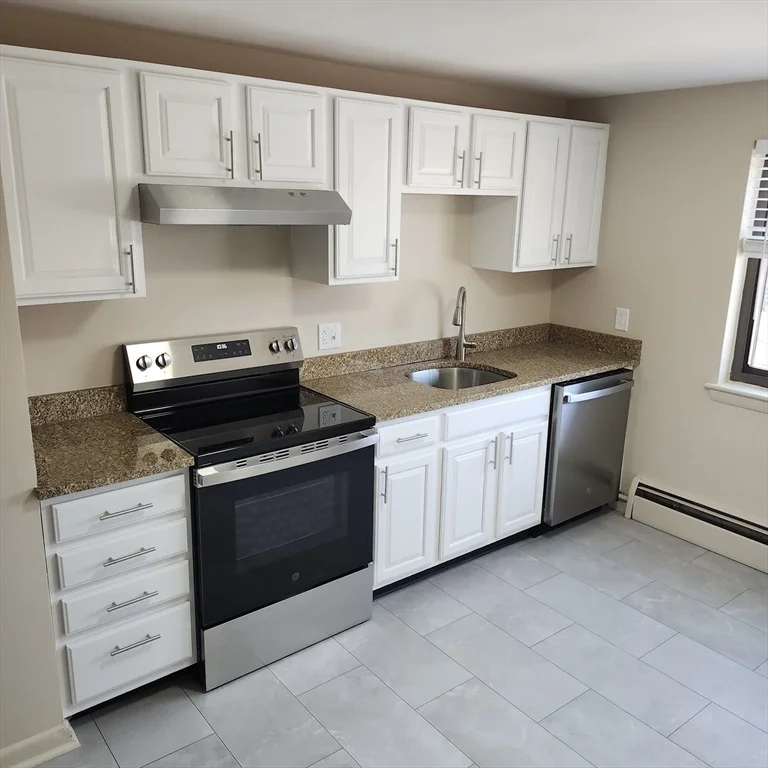 2 bed, 2 bath apartment for rent at 79 Charlesbank Way Unit B, Waltham — photo 4 of 16