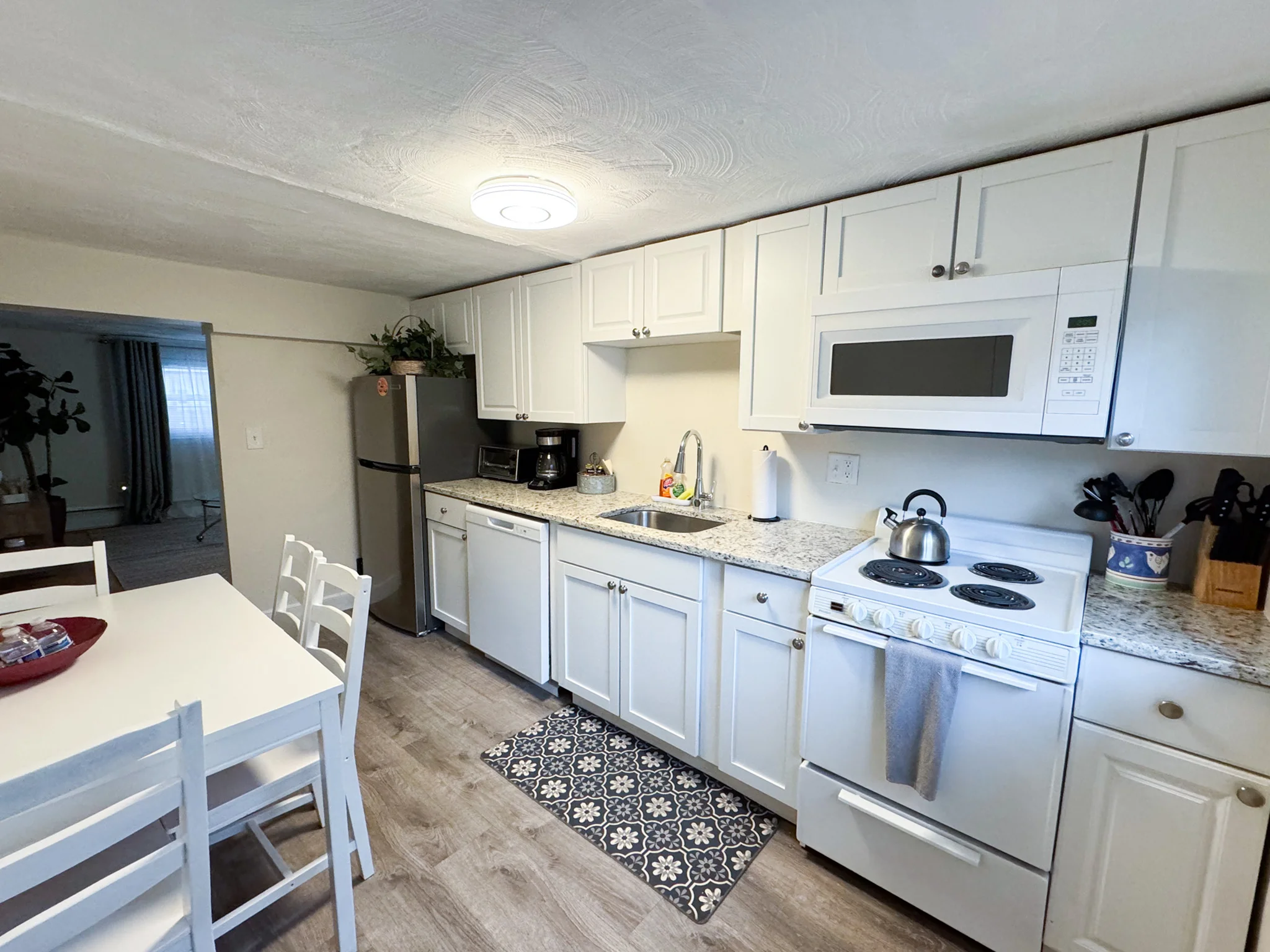 1 bed, 1 bath apartment for rent at 79 Chestnut St Unit 2B, Brookline — photo 3 of 10