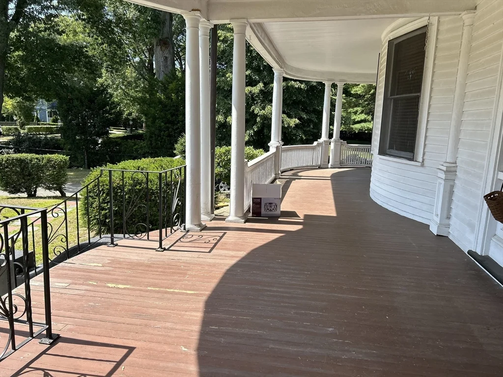 3 bed, 1 bath apartment for rent at 79 Church St Unit 1, Winchester — photo 2 of 19