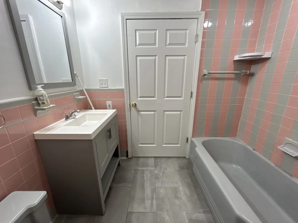 3 bed, 1 bath apartment for rent at 79 Church St Unit 1, Winchester — photo 19 of 19