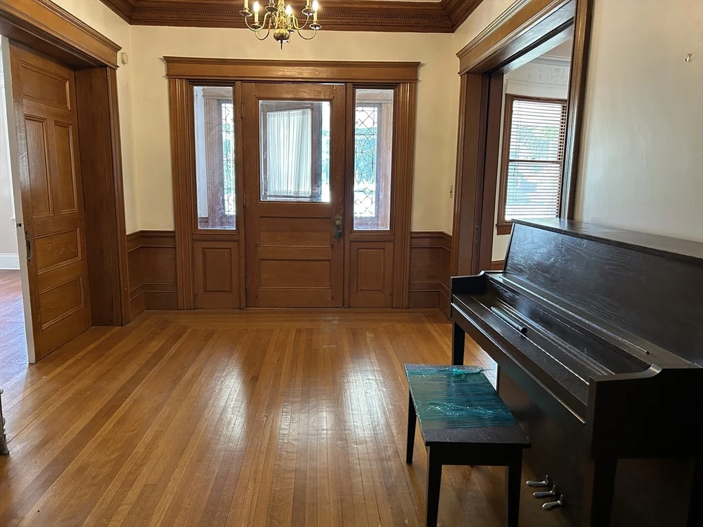 3 bed, 1 bath apartment for rent at 79 Church St Unit 1, Winchester — photo 6 of 19