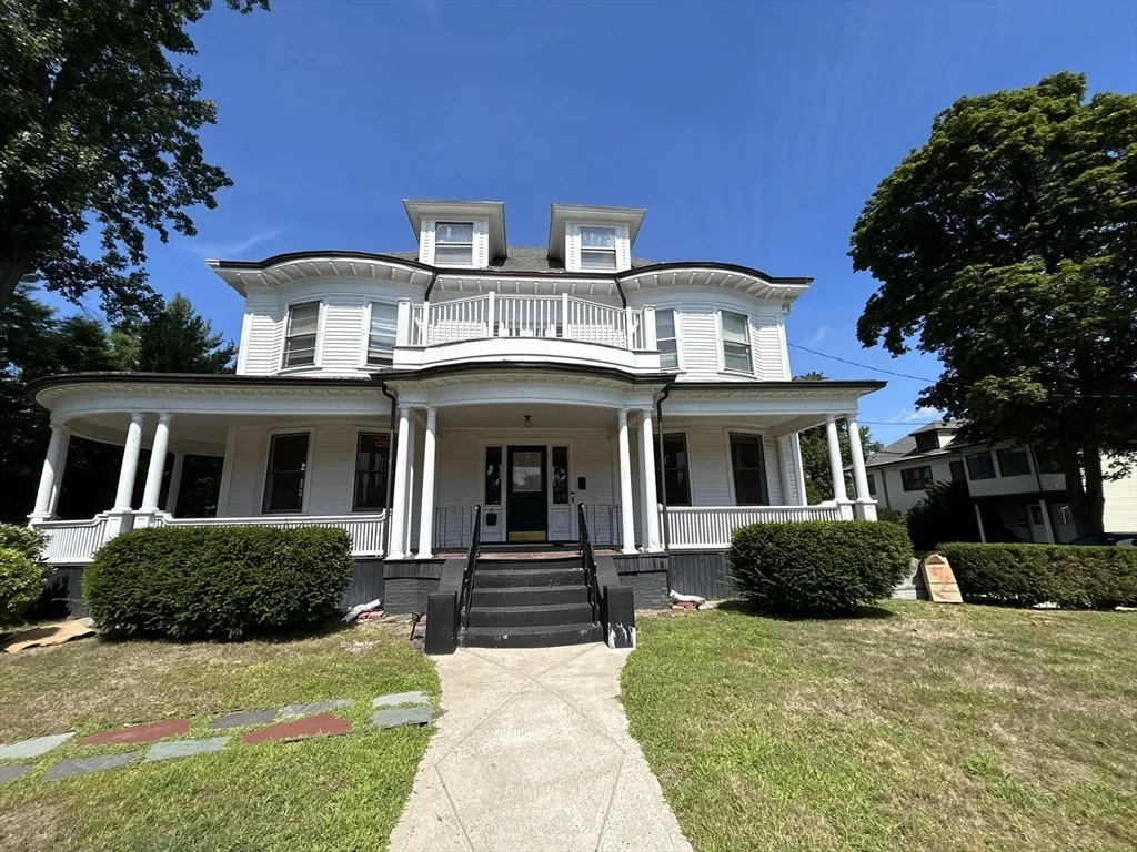 3 bed, 1 bath apartment for rent at 79 Church St Unit 1, Winchester — photo 1 of 19