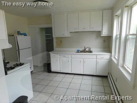 2 bed, 1 bath apartment for rent at 79 Clarendon Ave Unit 1, Teele Square — photo 10 of 11