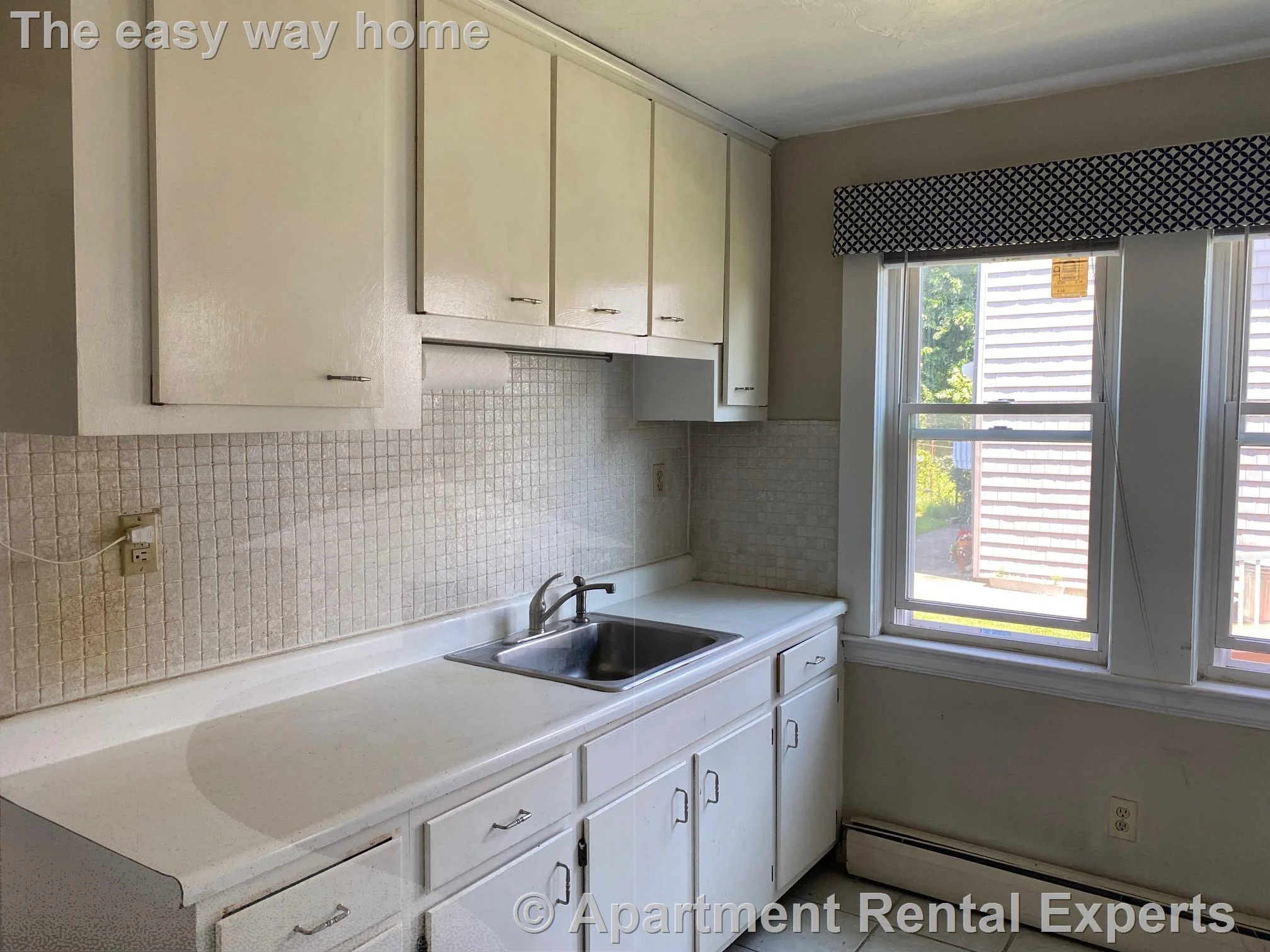 2 bed, 1 bath apartment for rent at 79 Clarendon Ave Unit 1, Teele Square — photo 5 of 9