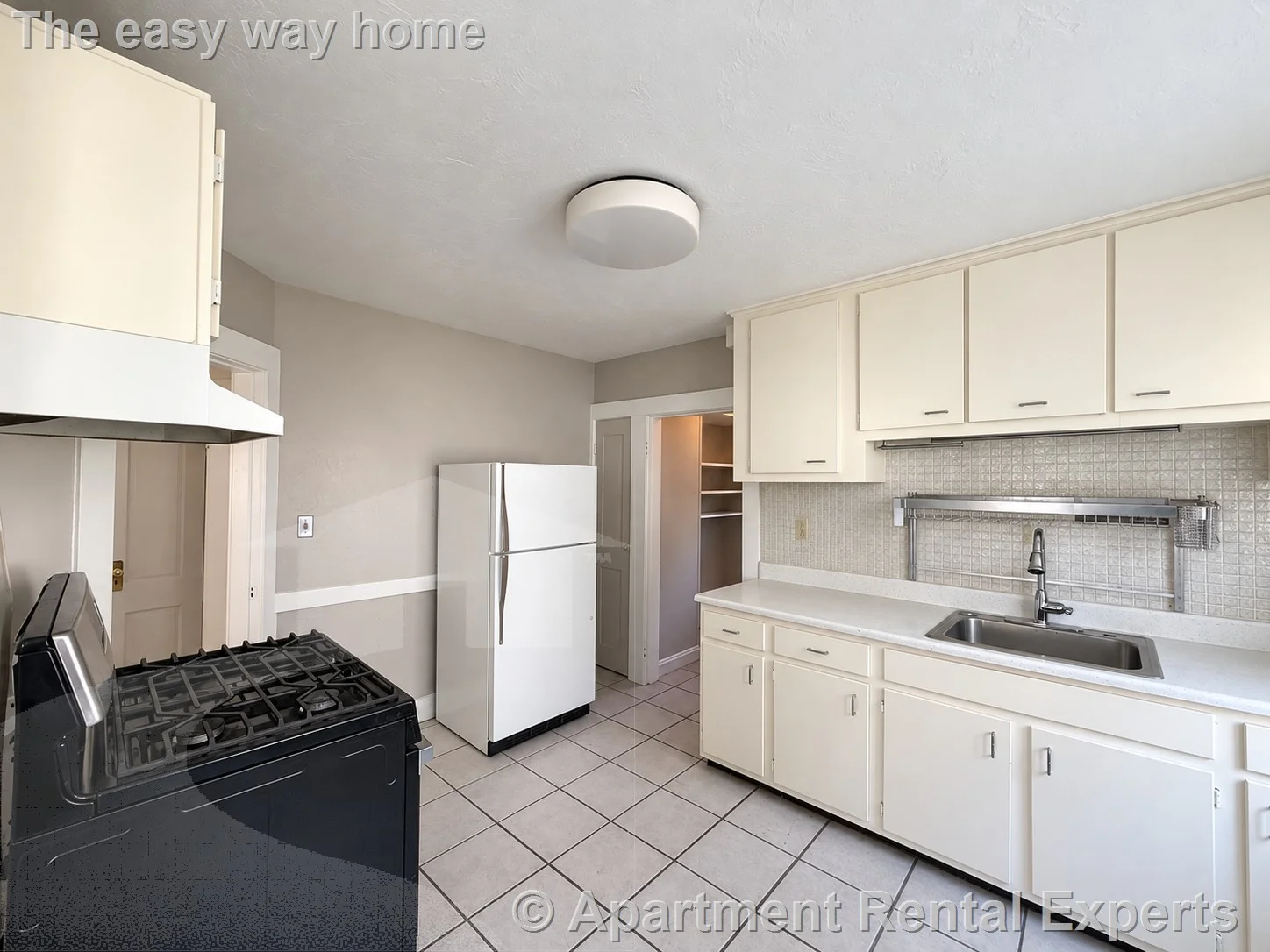 2 bed, 1 bath apartment for rent at 79 Clarendon Ave Unit 1, Teele Square