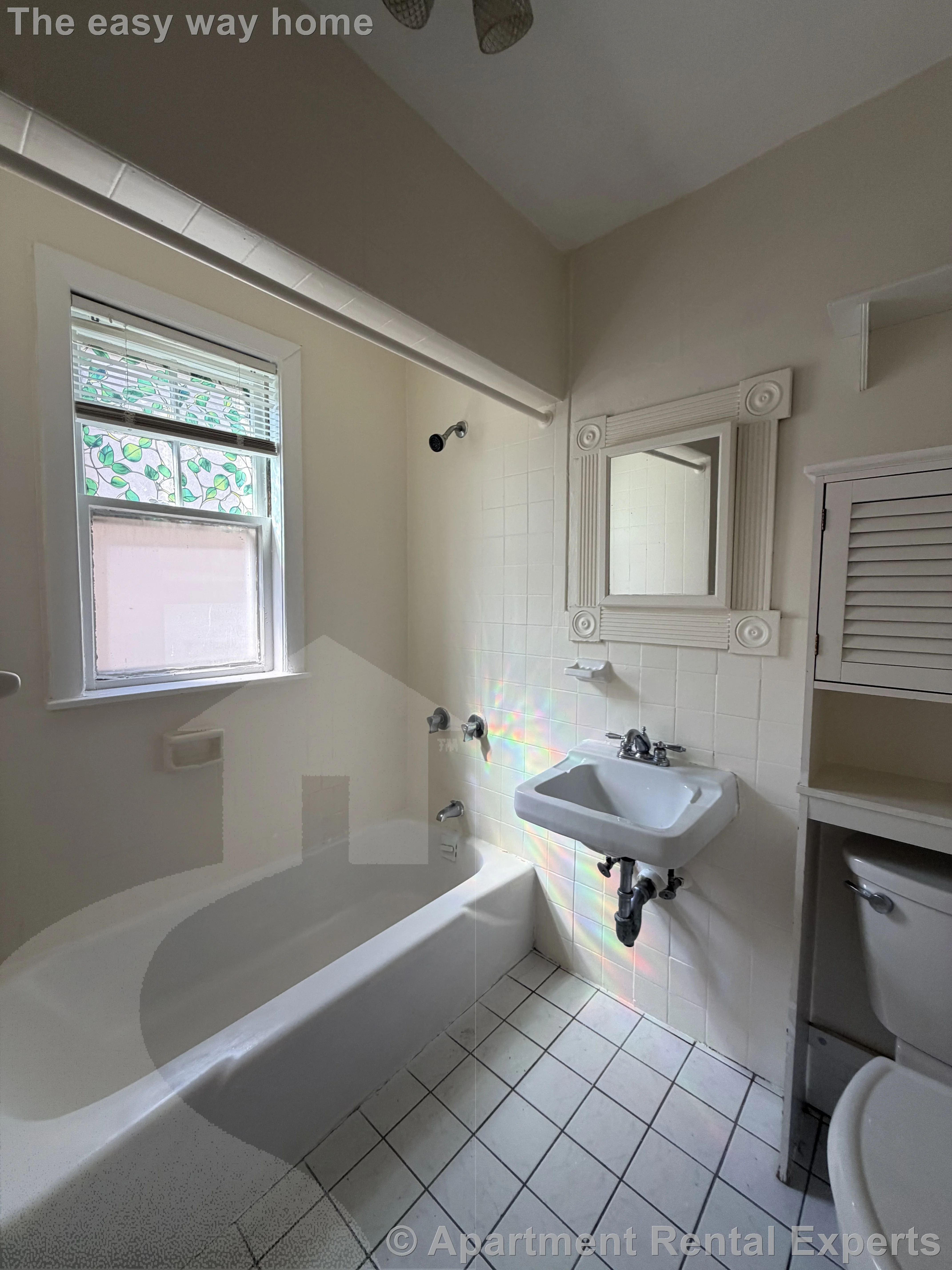 2 bed, 1 bath apartment for rent at 79 Clarendon Ave Unit 1, Teele Square — photo 6 of 12