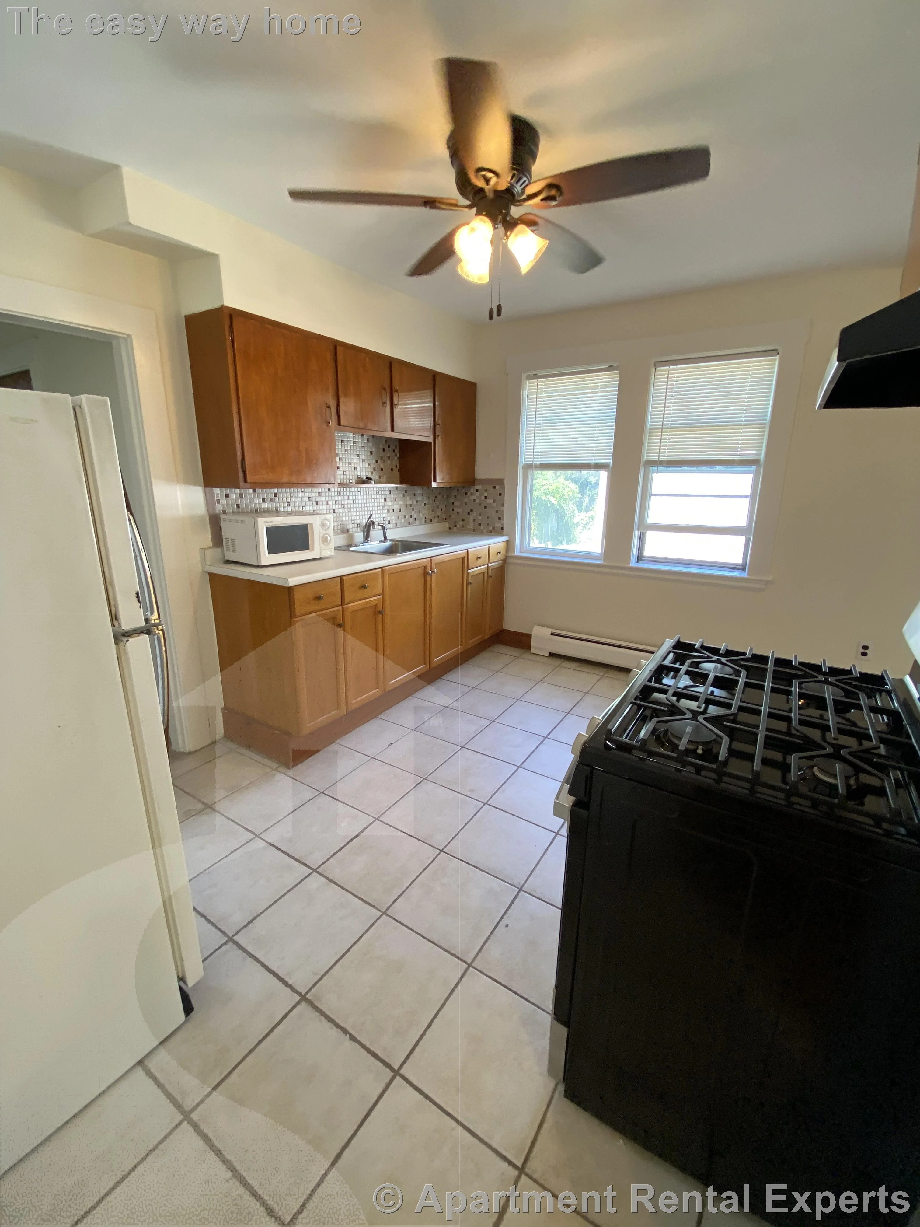 2 bed, 1 bath apartment for rent at 79 Clarendon Ave Unit 2, Teele Square — photo 3 of 16