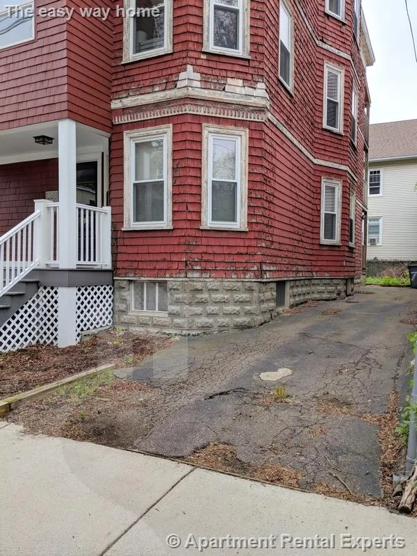 3 bed, 1 bath apartment for rent at 79 Conwell Ave Unit 1, Tufts — photo 21 of 22