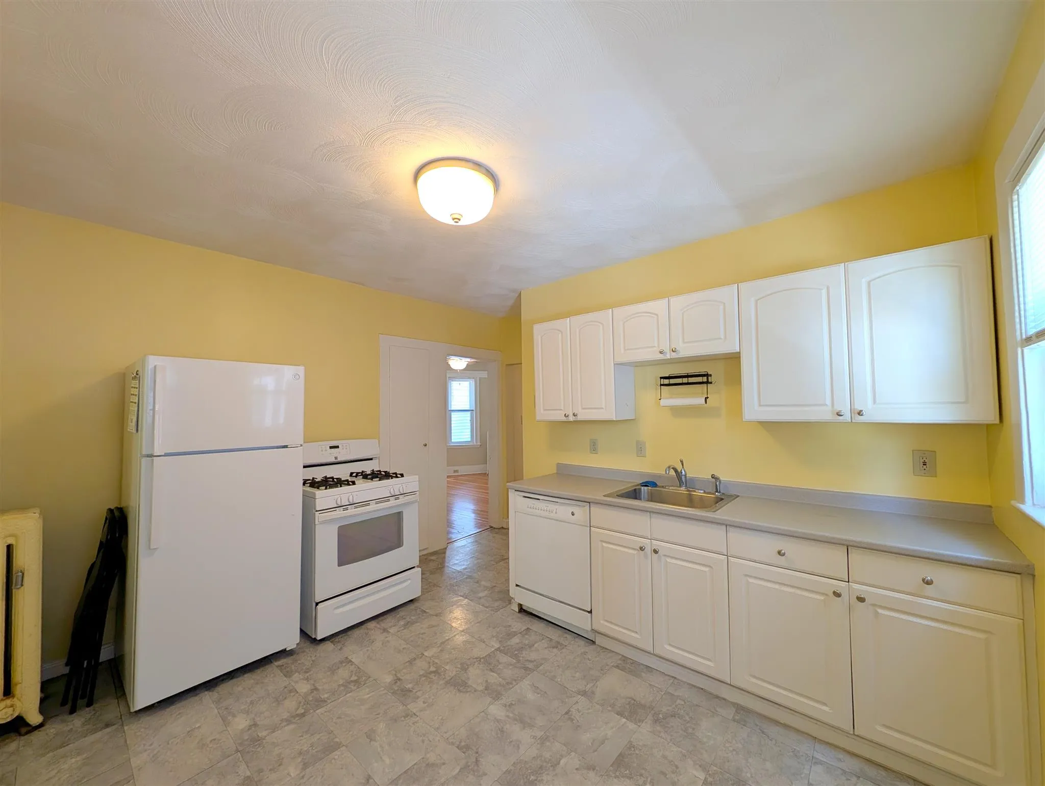 3 bed, 1 bath apartment for rent at 79 Conwell Ave Unit 1st, Teele Square — photo 3 of 19