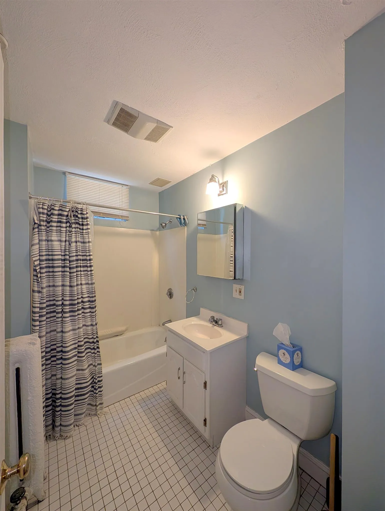 3 bed, 1 bath apartment for rent at 79 Conwell Ave Unit 1st, Teele Square — photo 12 of 19