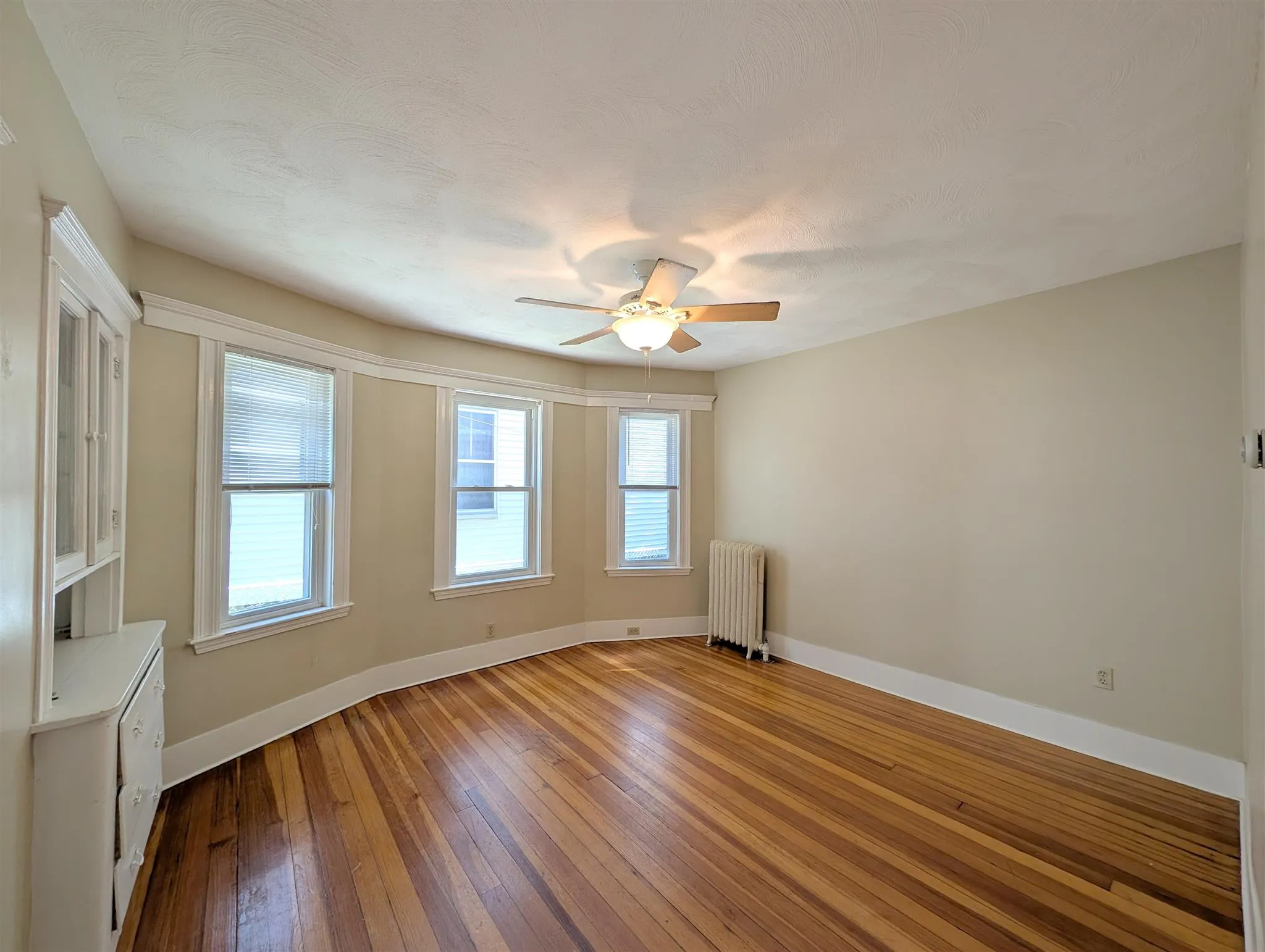 3 bed, 1 bath apartment for rent at 79 Conwell Ave Unit 1st, Teele Square — photo 6 of 19