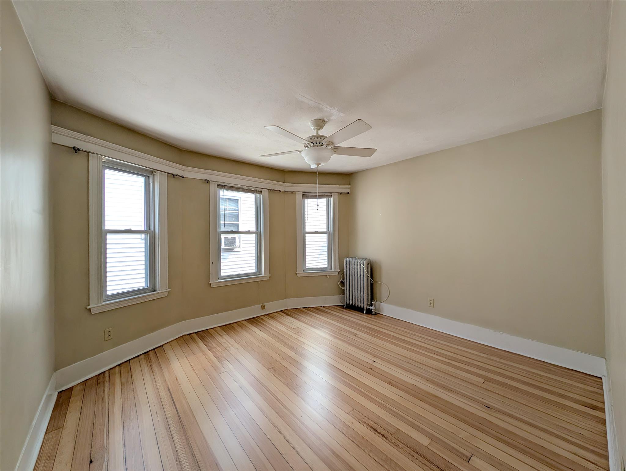 3 bed, 1 bath apartment for rent at 79 Conwell Ave Unit 3, Teele Square — photo 1 of 16