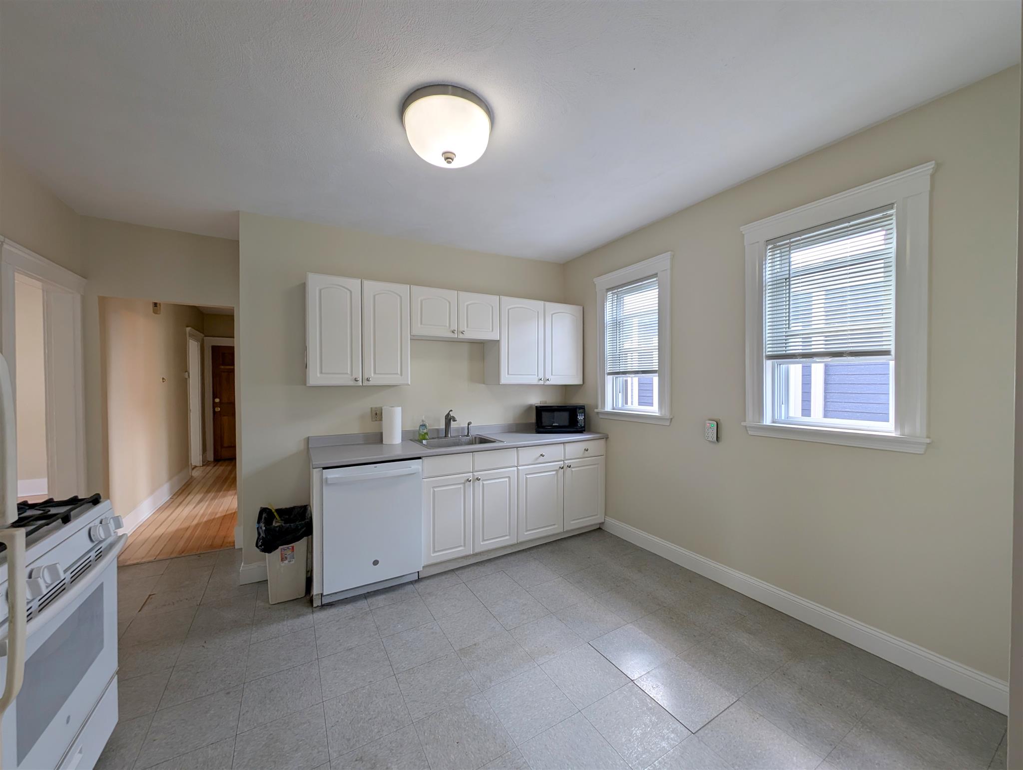 3 bed, 1 bath apartment for rent at 79 Conwell Ave Unit 3, Teele Square — photo 4 of 16