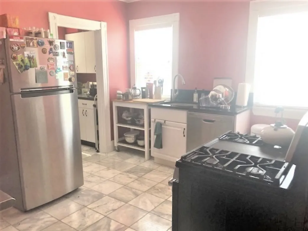 2 bed, 1 bath apartment for rent at 79 Curtis St Unit 1, Tufts — photo 3 of 11