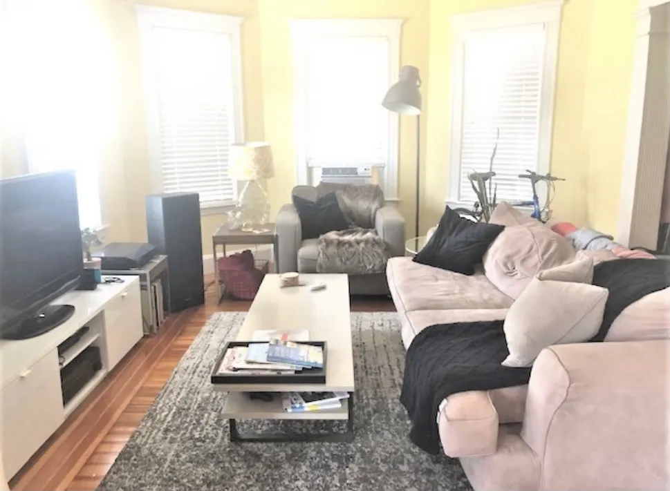 2 bed, 1 bath apartment for rent at 79 Curtis St Unit 1, Tufts — photo 1 of 11