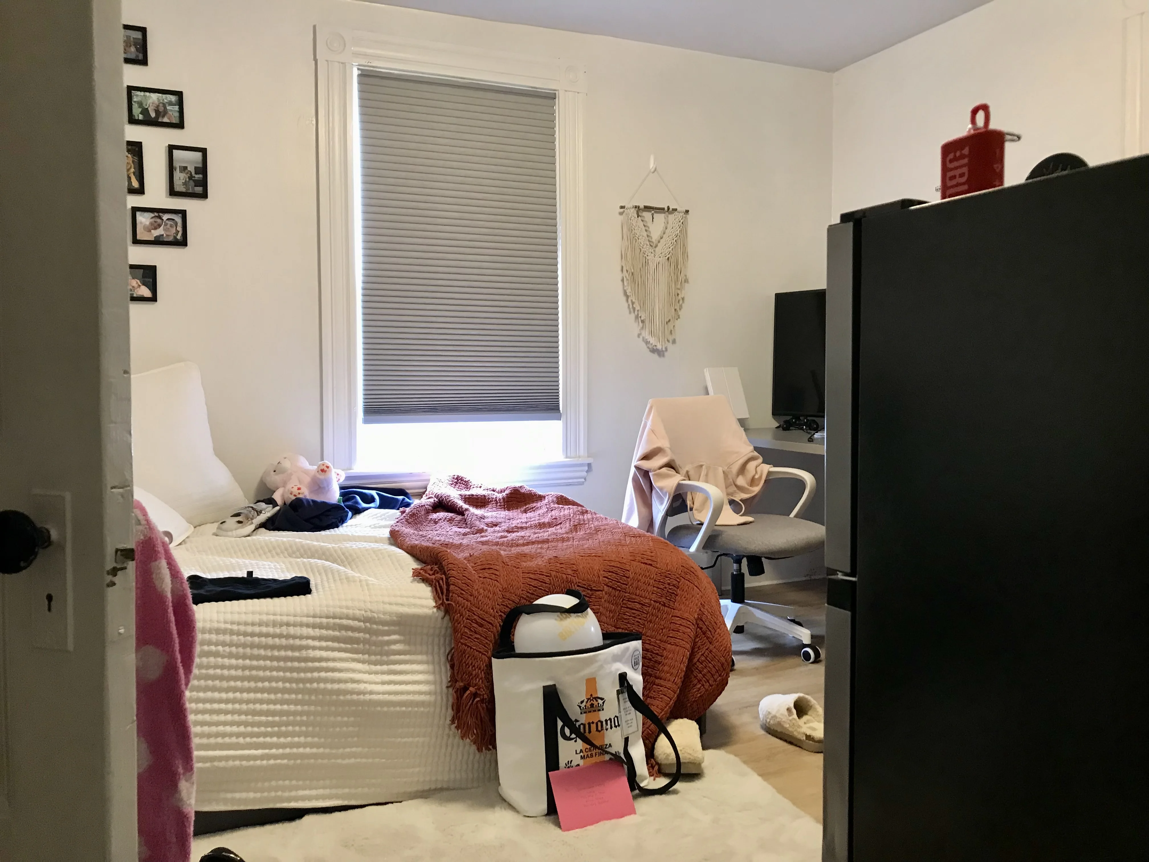 6 bed, 3 bath apartment for rent at 79 Cushing St Unit 1, South Side — photo 5 of 14