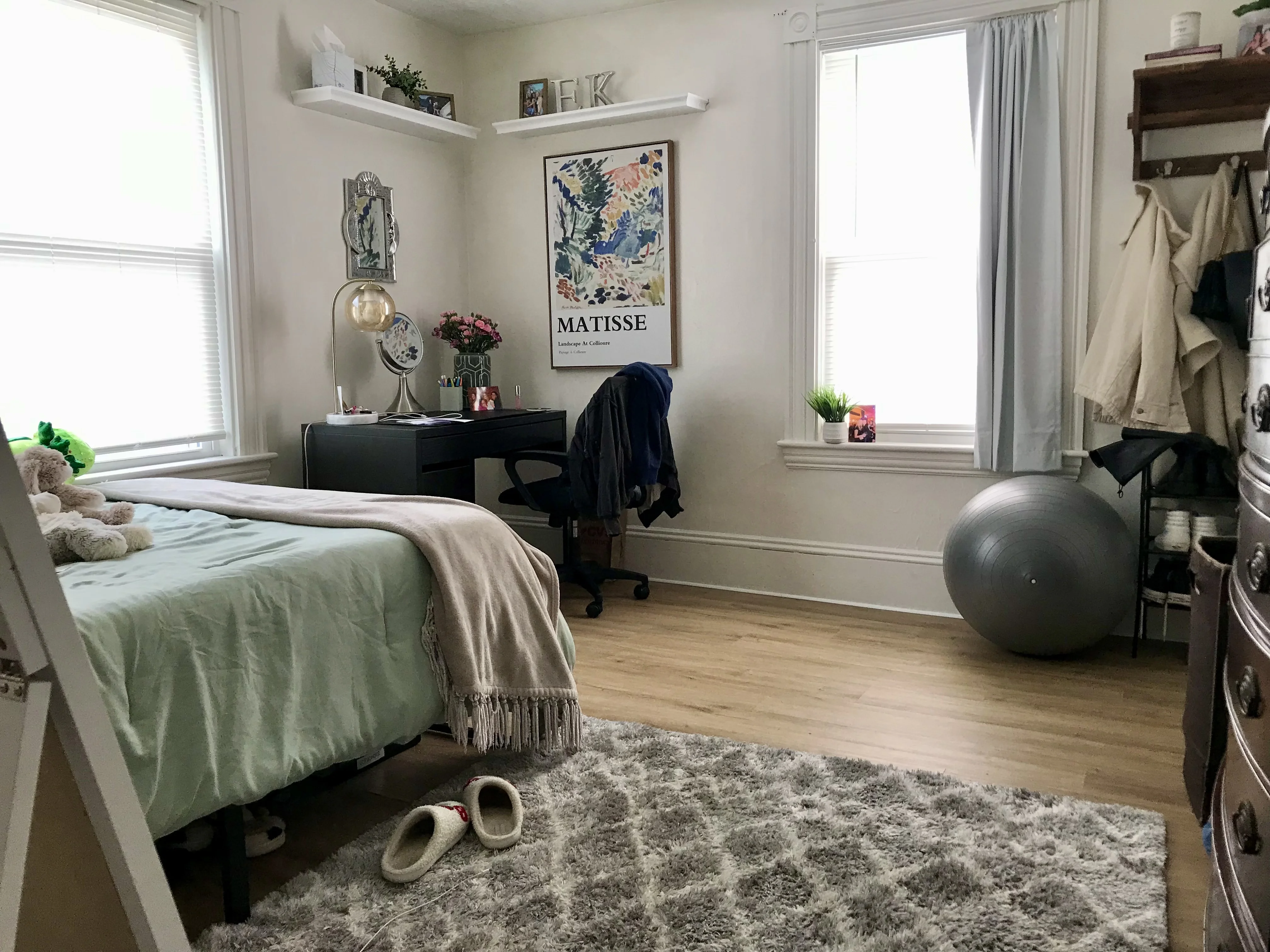 6 bed, 3 bath apartment for rent at 79 Cushing St Unit 1, South Side — photo 4 of 14