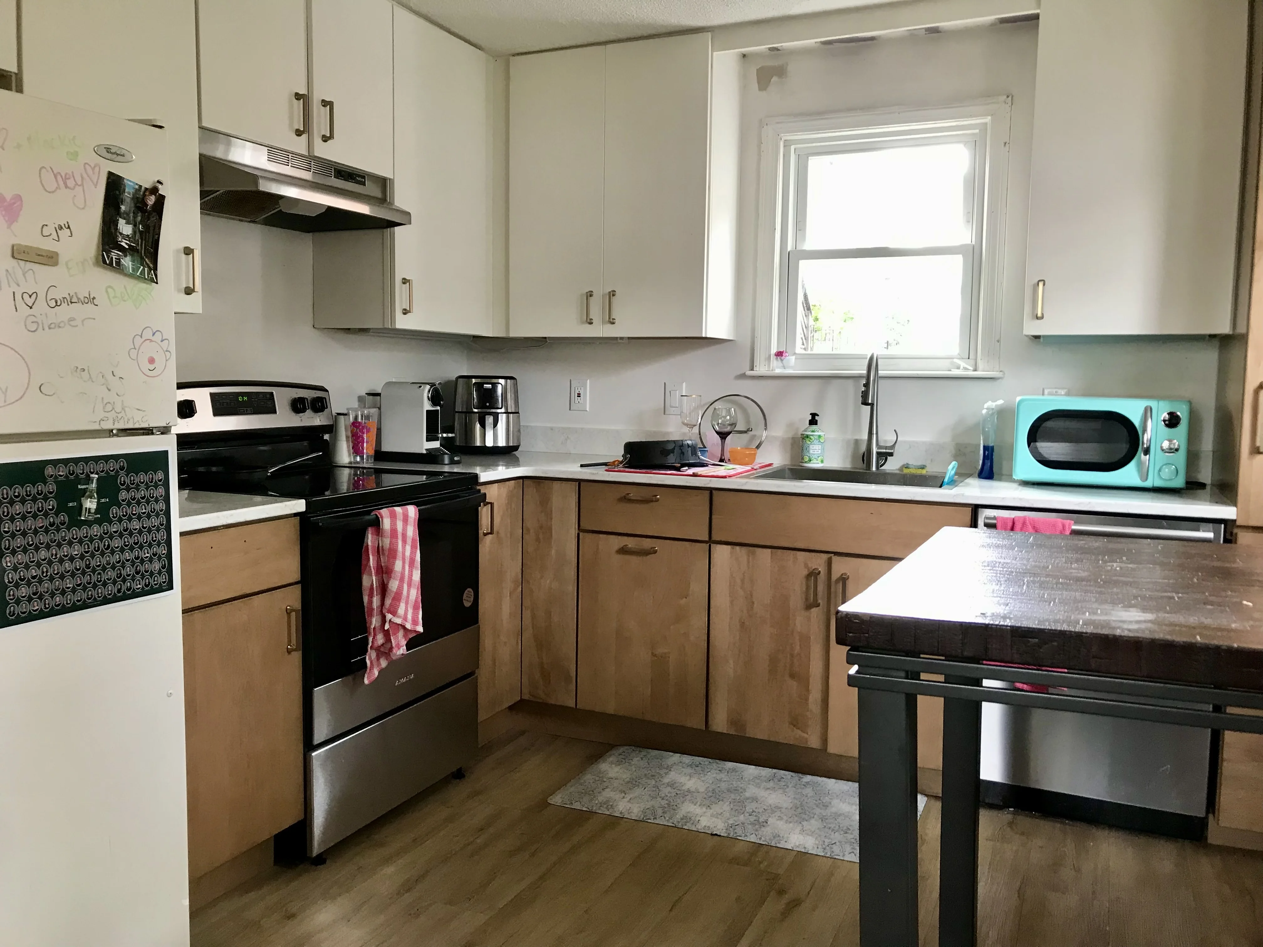 6 bed, 3 bath apartment for rent at 79 Cushing St Unit 1, South Side — photo 2 of 14