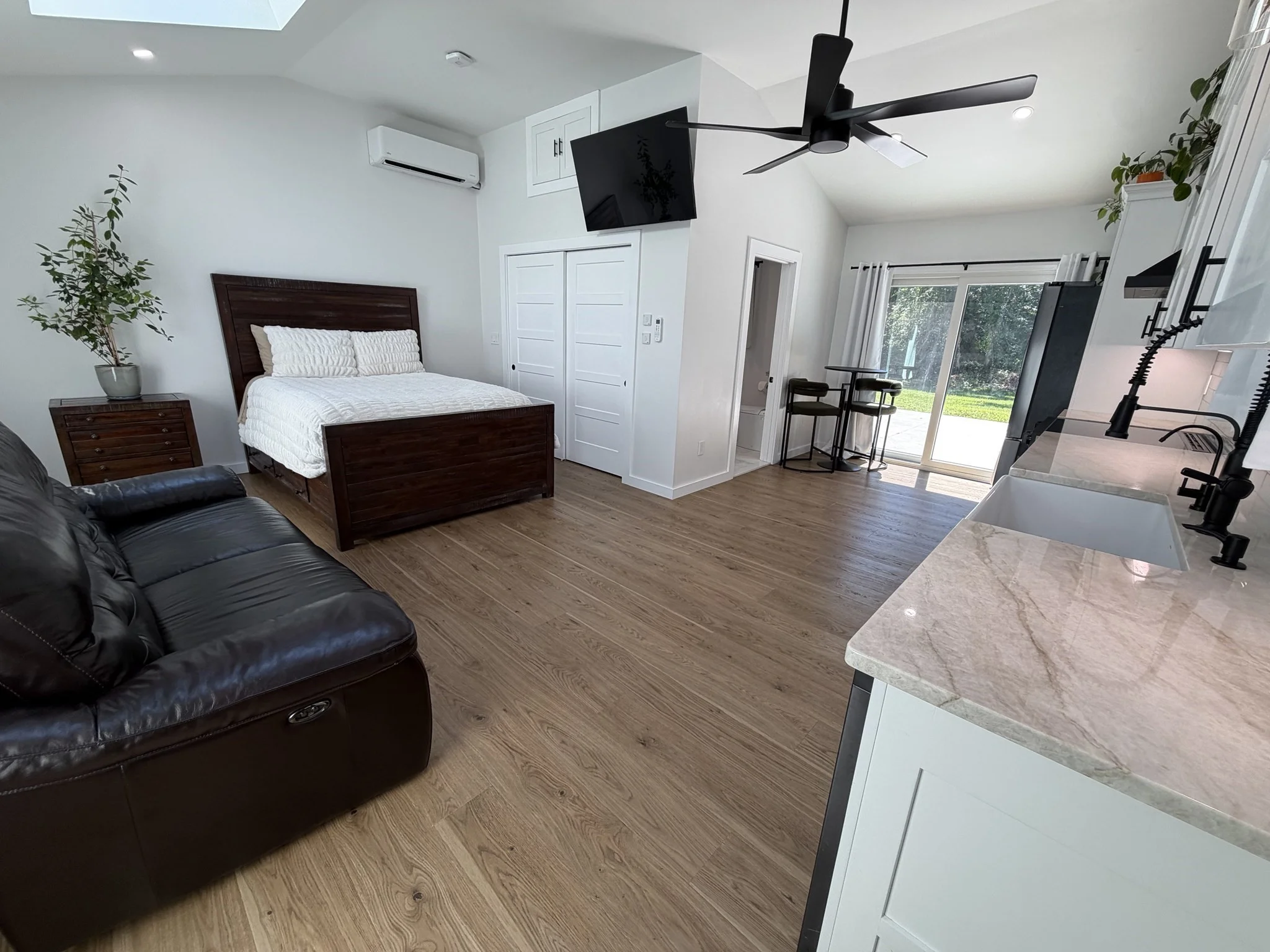 1 bed, 1 bath apartment for rent at 79 D Dr Unit B, Westport — photo 2 of 9