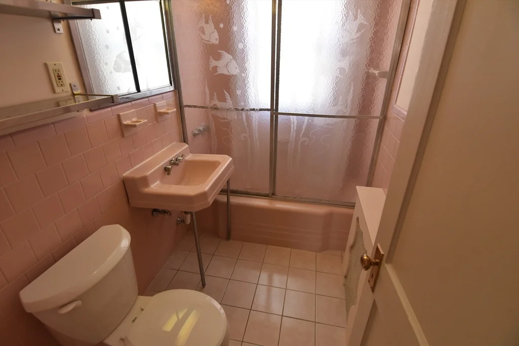 2 bed, 1 bath apartment for rent at 79 Euston Unit 3, Brighton — photo 2 of 12