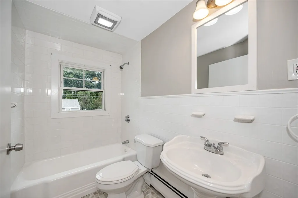 2 bed, 1 bath apartment for rent at 79 Fairfield St Unit 2, Lowell — photo 13 of 20