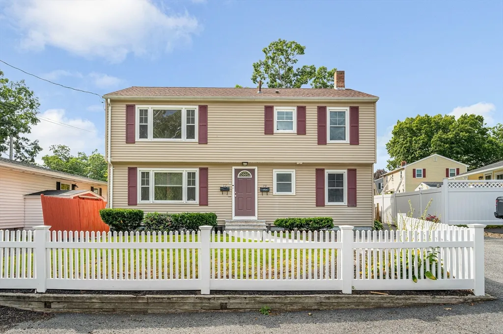 2 bed, 1 bath apartment for rent at 79 Fairfield St Unit 2, Lowell — photo 2 of 20