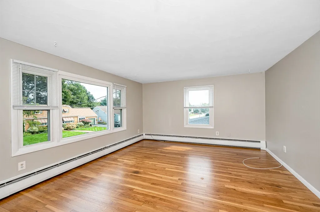 2 bed, 1 bath apartment for rent at 79 Fairfield St Unit 2, Lowell — photo 4 of 20