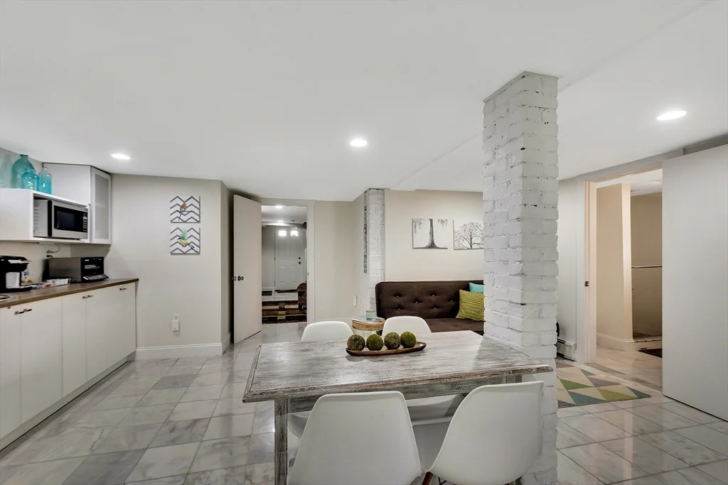 1 bed, 1 bath apartment for rent at 79 Flint St Unit A, East Somerville — photo 5 of 14